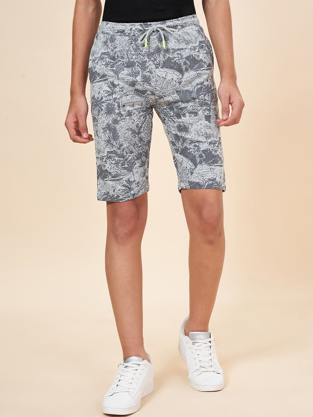 

Coolsters by Pantaloons Boys Tropical Printed Pure Cotton Shorts, Grey