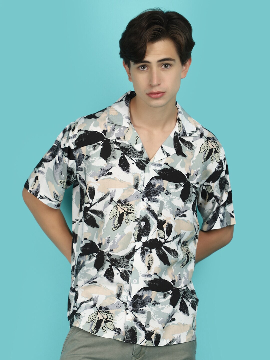 

V-Mart Abstract Printed Casual Shirt, Green