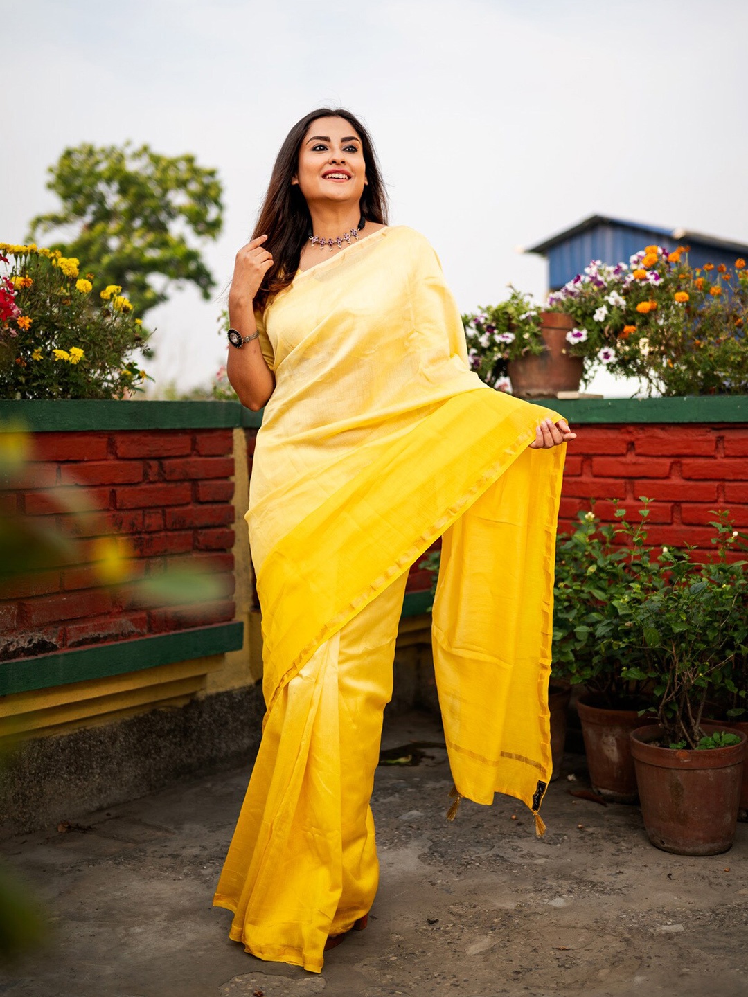 

Apaapi Threads of glory Ombre Zari Pure Silk Chanderi Saree, Yellow