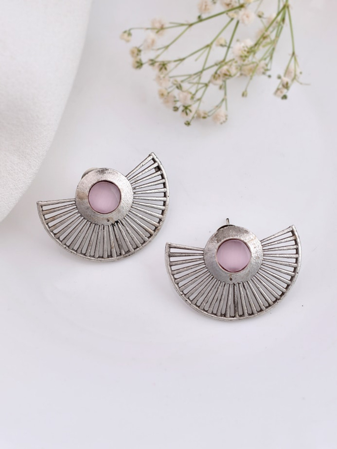 

DASTOOR Silver-Plated Stone-Studded & Beaded Contemporary Studs Earrings