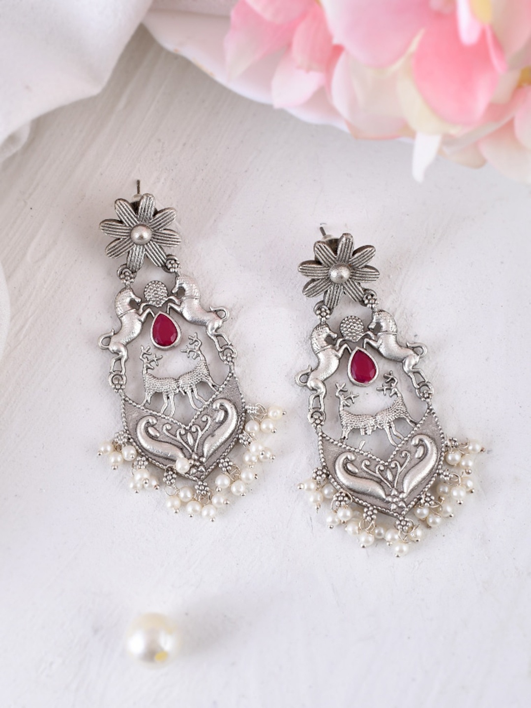 

DASTOOR Silver-Plated Animal Shaped Drop Earrings