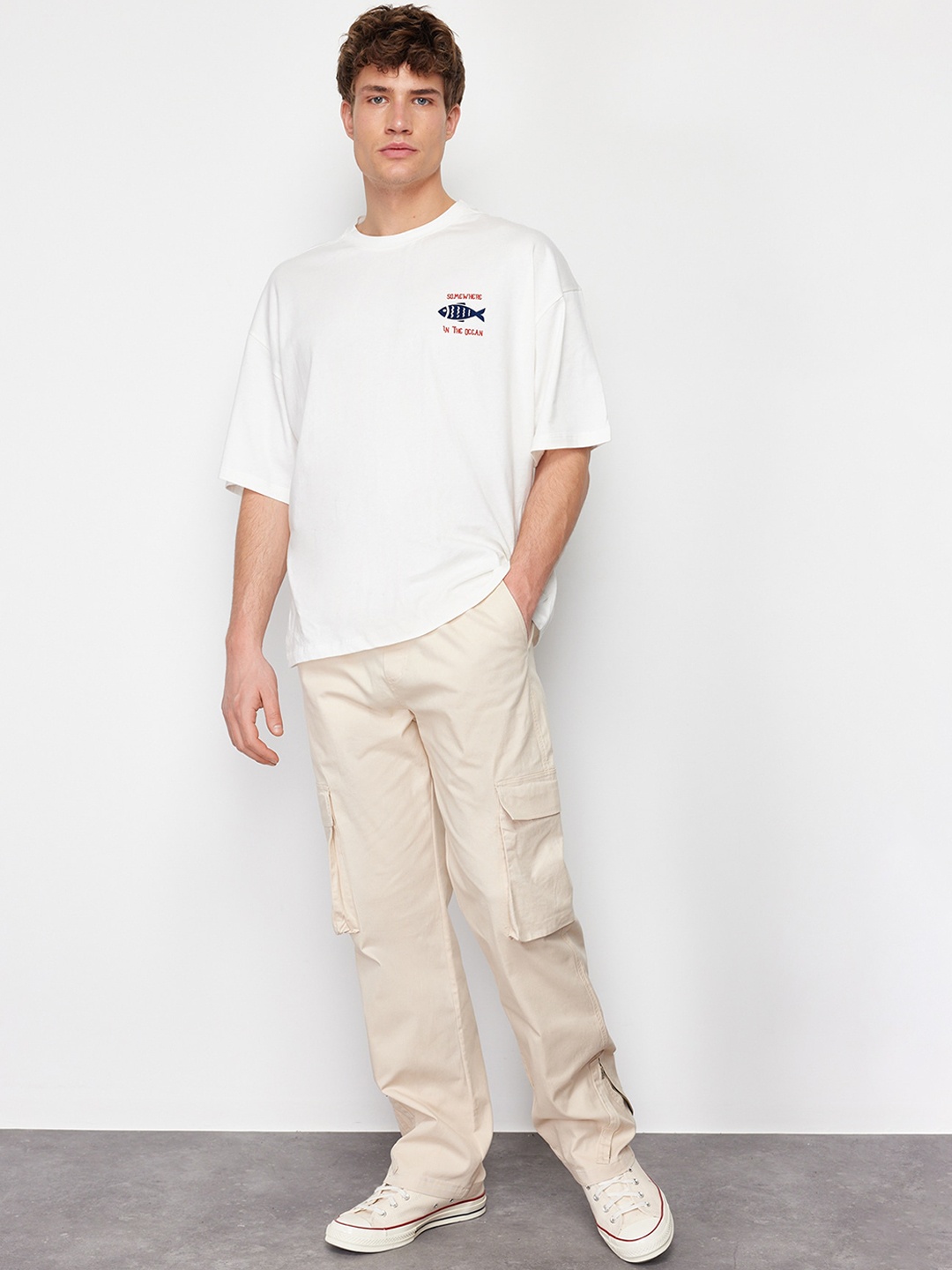 

Trendyol Men Mid-Rise Cargos Trousers, Beige