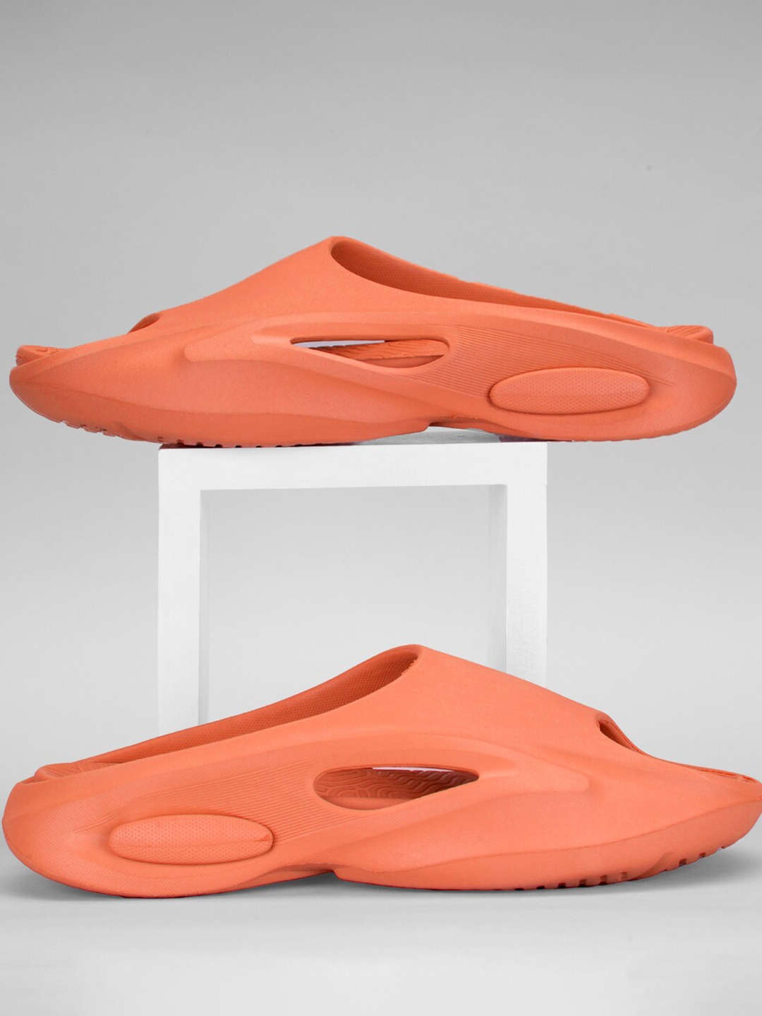 

Atom Men Rubber Sliders, Orange