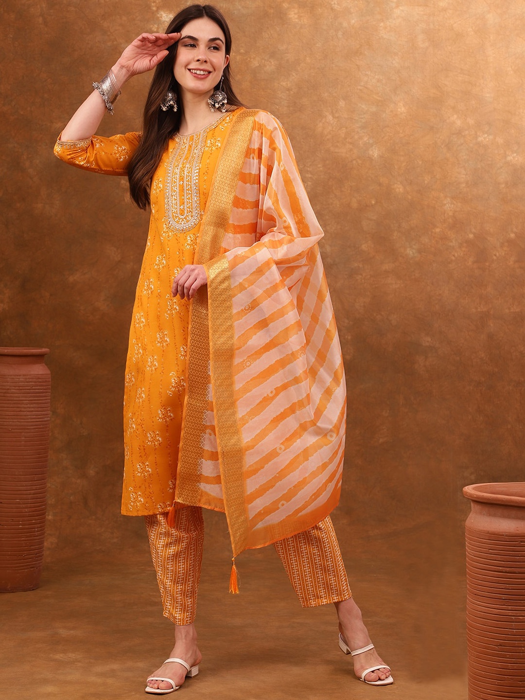 

J Turritopsis Floral Embroidered Regular Thread Work Kurta with Trousers & Dupatta, Yellow