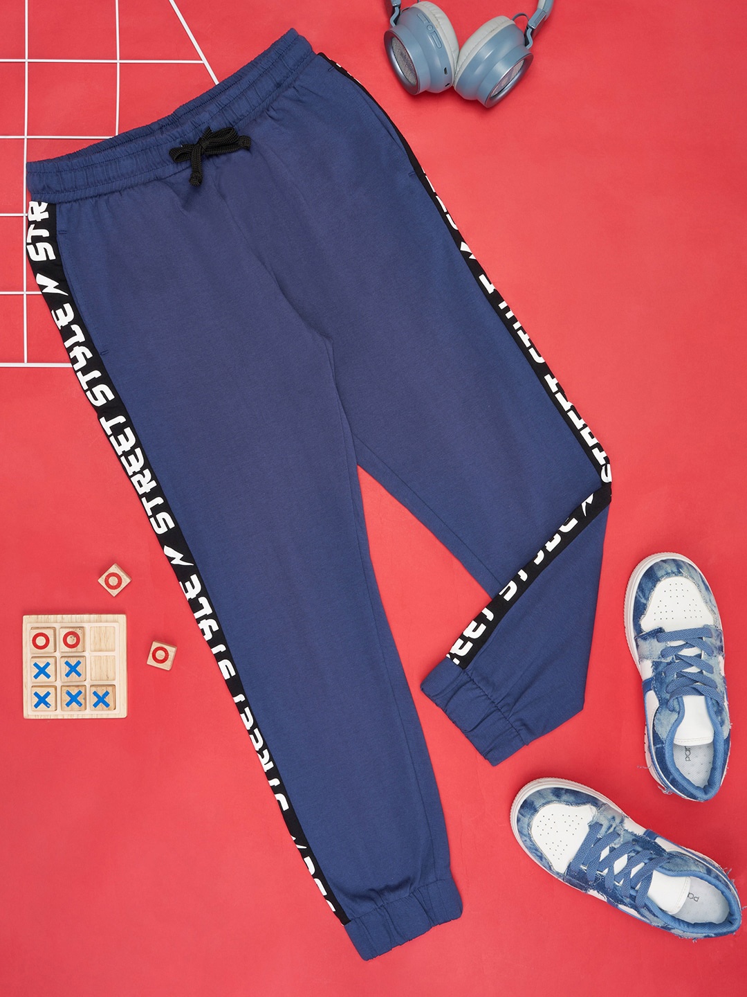 

Pantaloons Junior Boys Printed Side Taping Slim-Fit Cotton Jogger, Navy blue