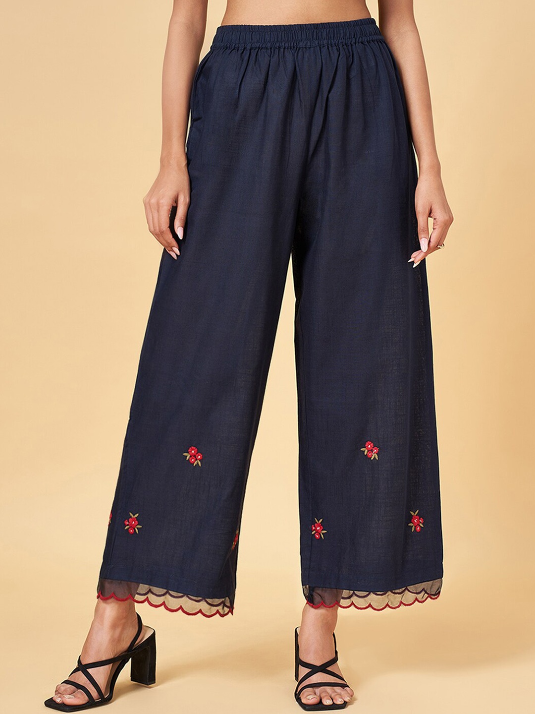 

RANGMANCH BY PANTALOONS Women Mid Rise Floral Printed Cotton Trousers, Blue