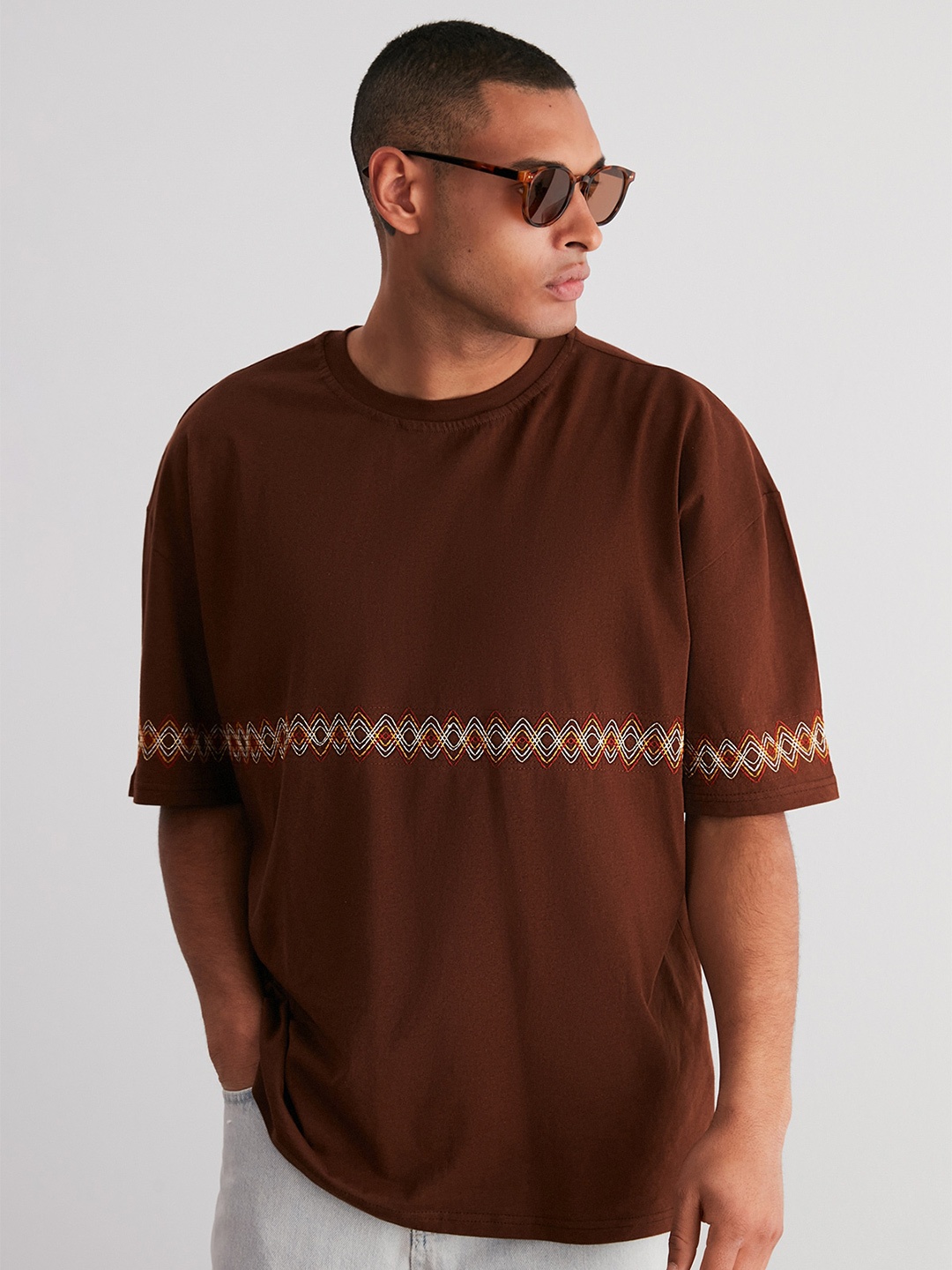 

Trendyol Embroidered Drop-Shoulder Sleeves Cotton Casual T-shirt, Brown