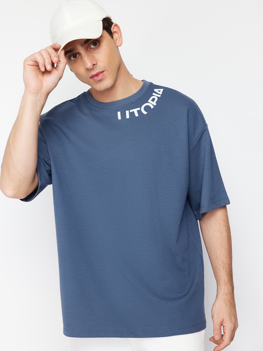 

Trendyol Round Neck Drop-Shoulder Sleeves Casual T-shirt, Blue