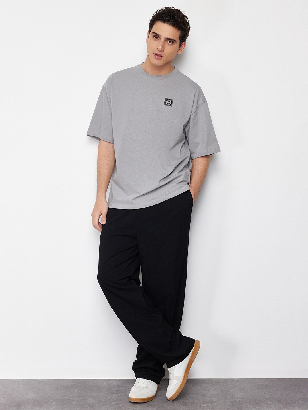 

Trendyol Round Neck Drop-Shoulder Sleeves Cotton Casual T-shirt, Grey