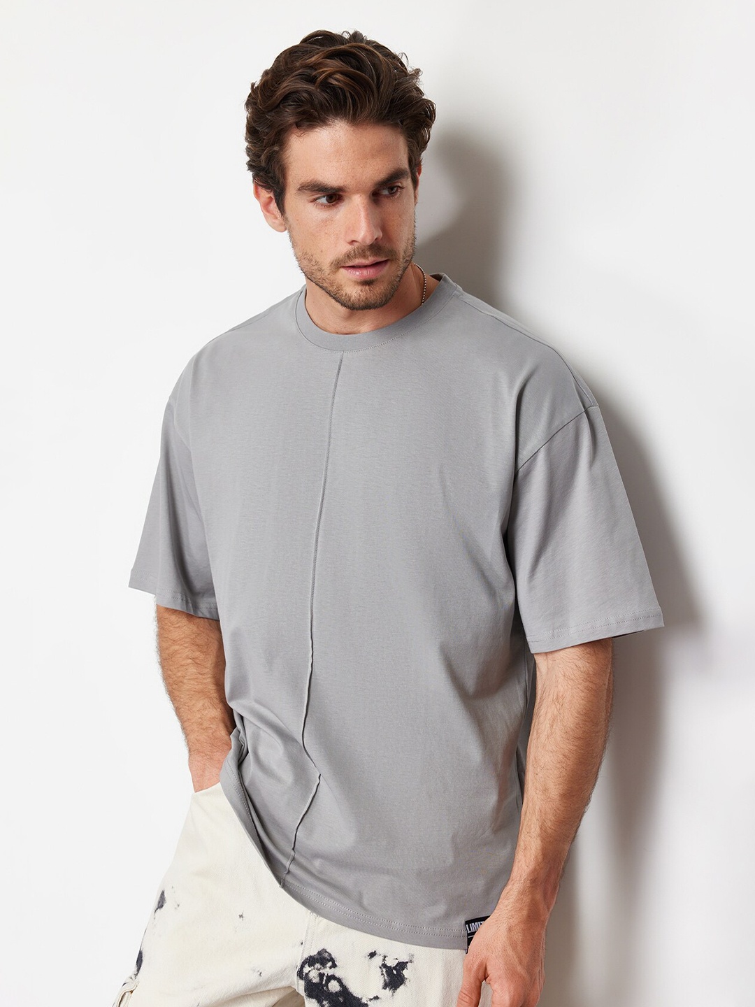 

Trendyol Round Neck Drop-Shoulder Sleeves Cotton Casual T-shirt, Grey
