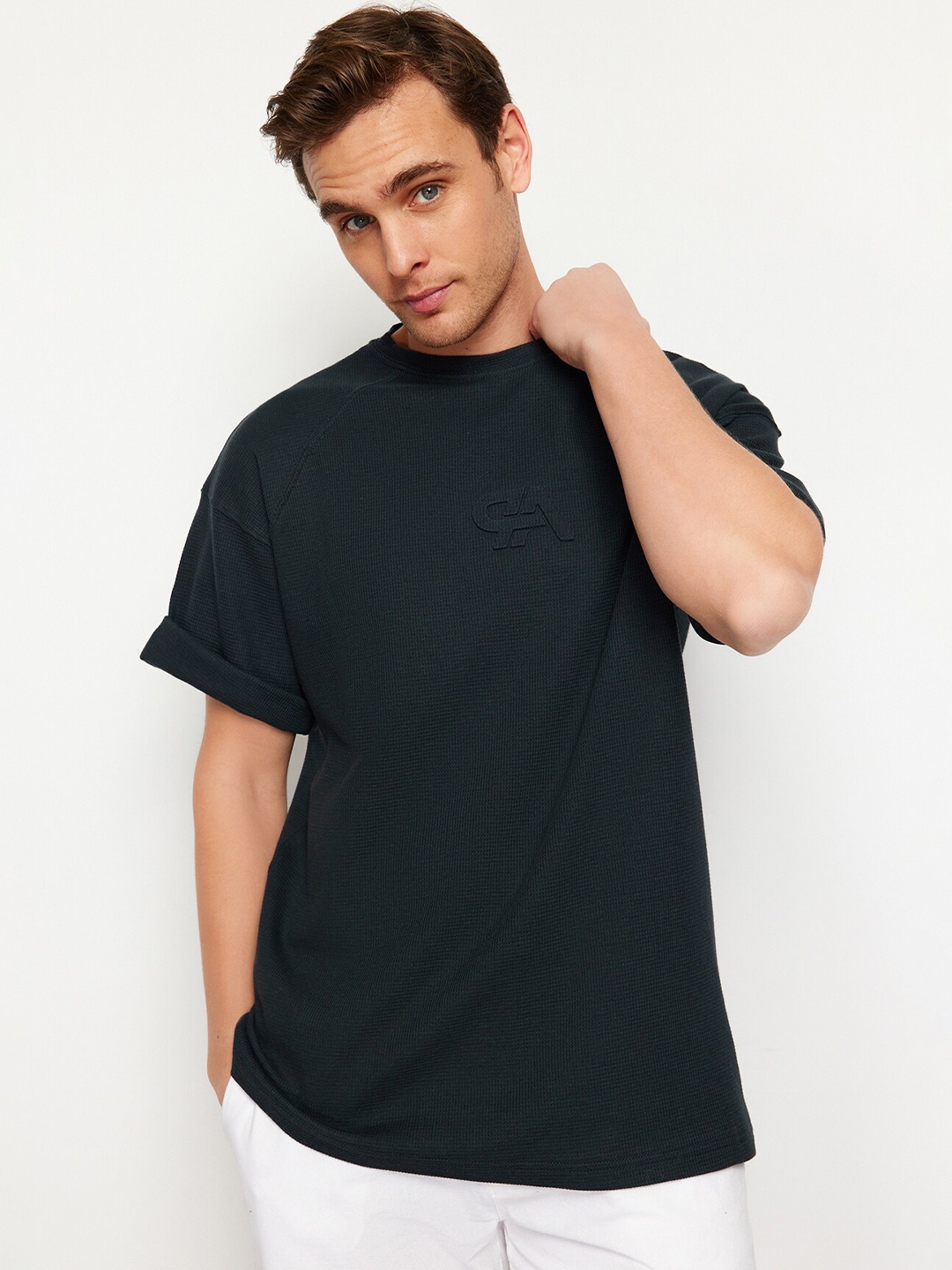 

Trendyol Round Neck Drop-Shoulder Sleeves Cotton Casual T-shirt, Black