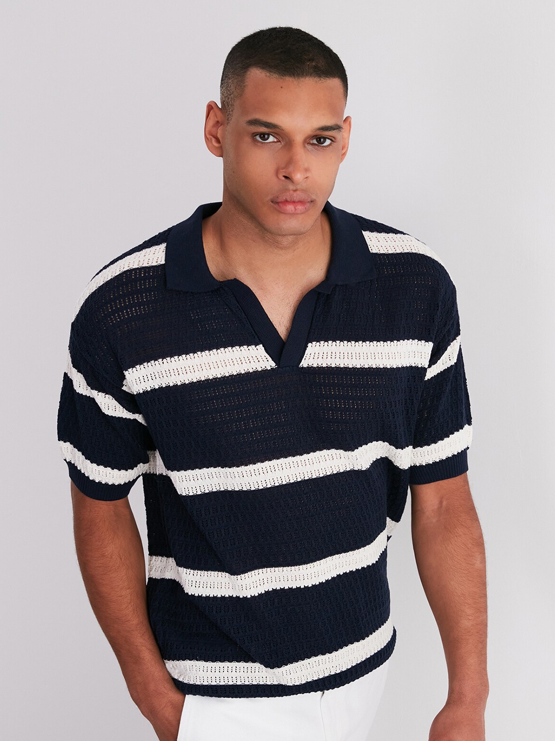 

Trendyol Self Design Polo Collar Short Sleeves Casual T-shirt, Navy blue