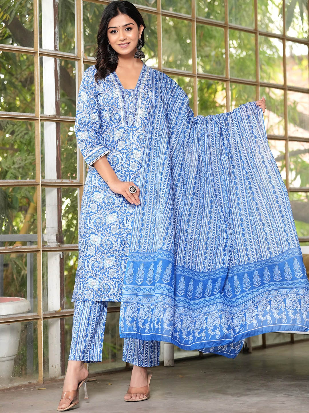 

DORIYA Floral Printed Lace Straight Kurta With Trousers & Dupatta, Blue