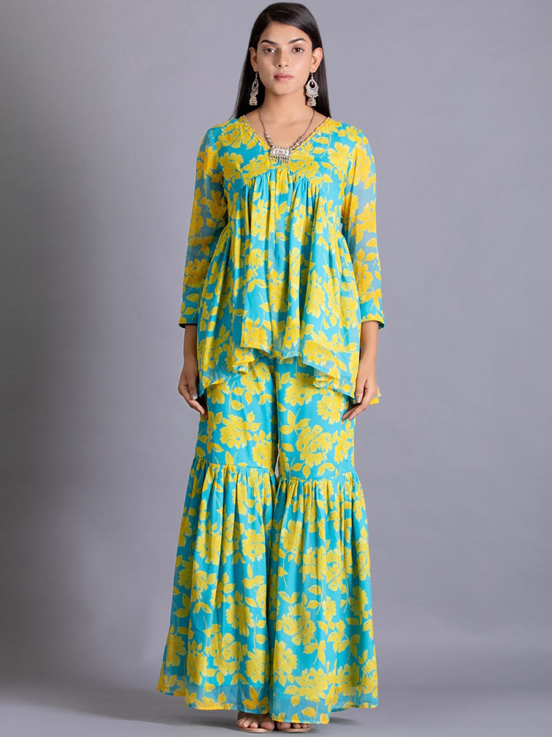 

Bee Boe Floral Printed Kurta with Sharara, Turquoise blue