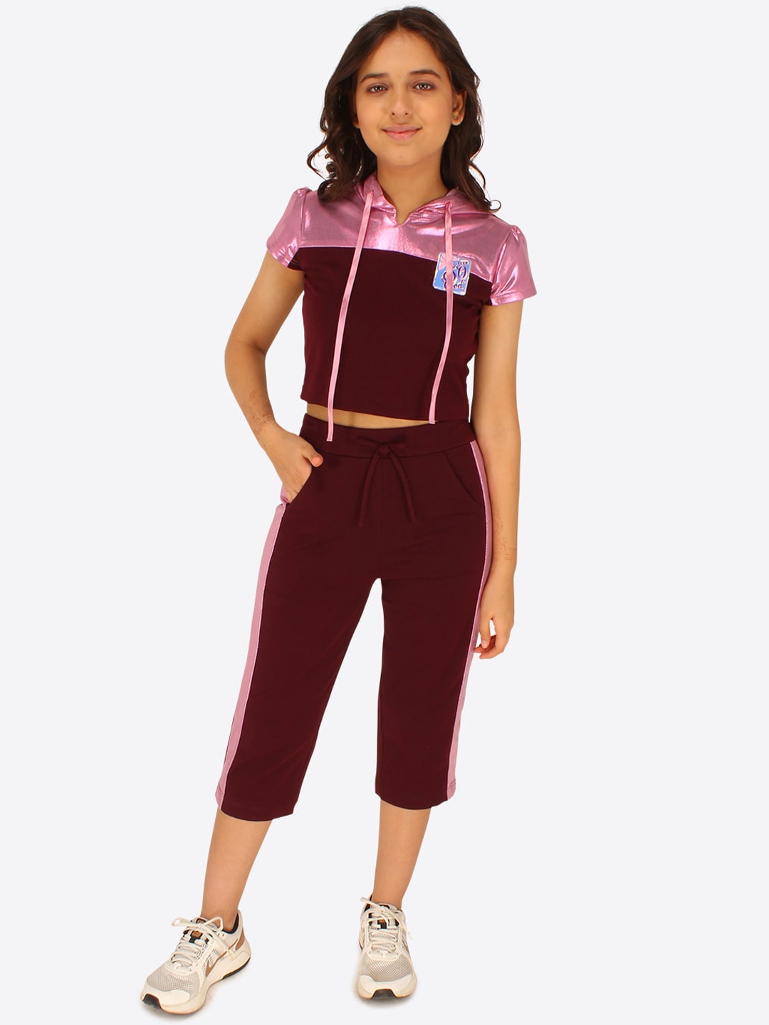 

CUTECUMBER Girls Colourblocked Hooded Top With Capris, Maroon