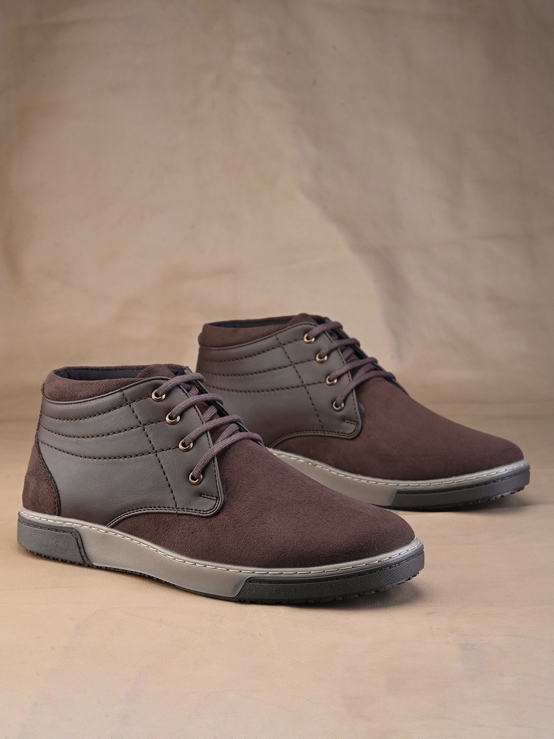 

The Roadster Lifestyle Co. Men Lightweight Lace-Up Sneakers, Brown