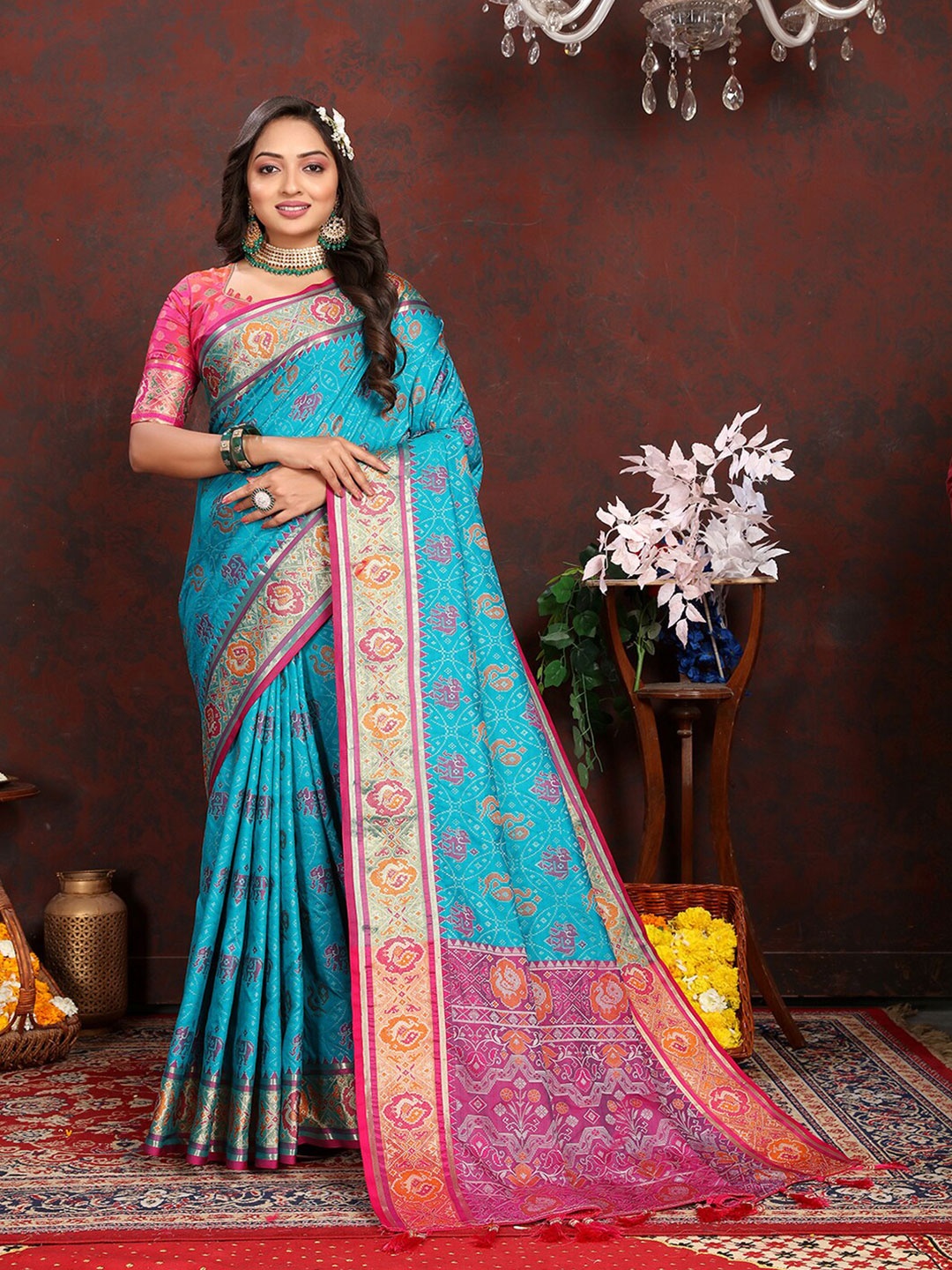 

MARGI DESIGNERS Ethnic Motifs Woven Design Zari Patola Saree, Turquoise blue
