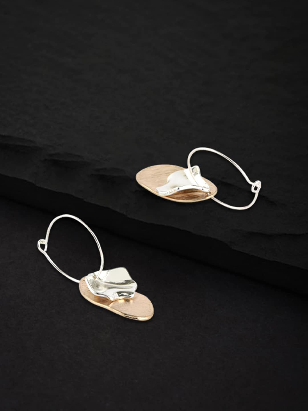 

DressBerry Gold-Plated Contemporary Hoop Earrings