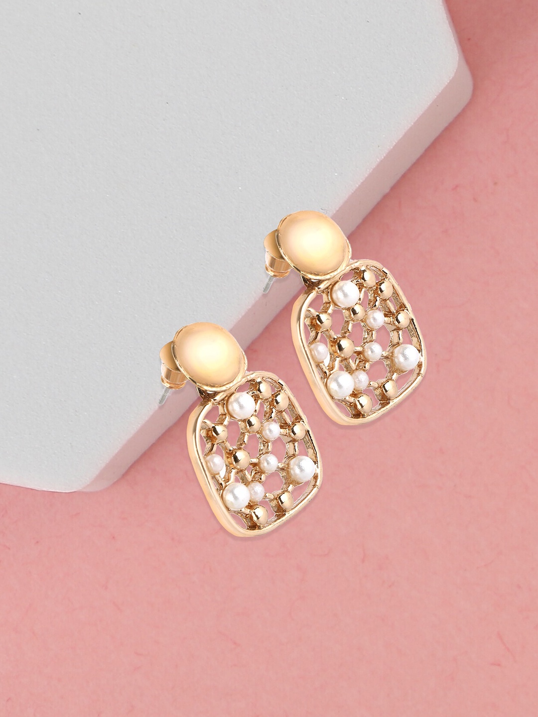 

DressBerry Gold-Plated Classic Studs Earrings