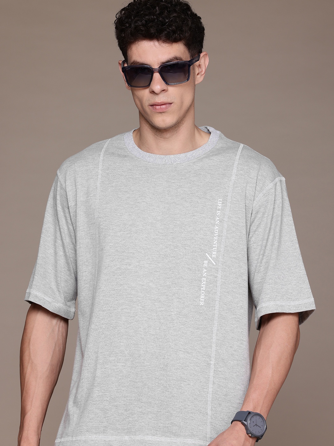 

The Roadster Lifestyle Co. Men Oversized T-shirt, Grey