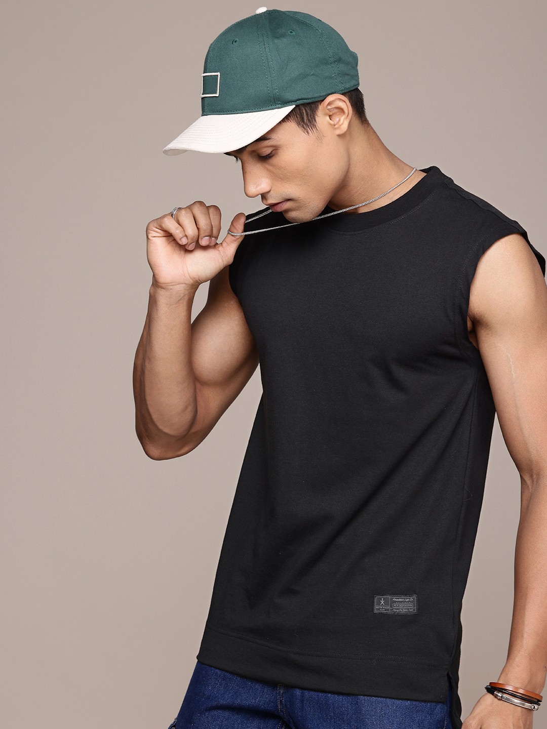 

The Roadster Life Co. Sleeveless Casual T-shirt, Black