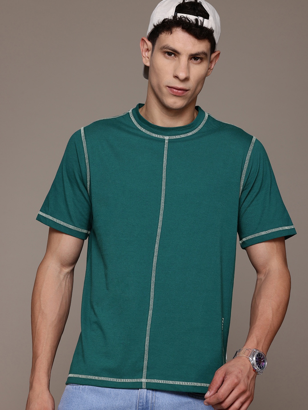 

The Roadster Lifestyle Co. Printed Drop-Shoulder Sleeves T-shirt, Green