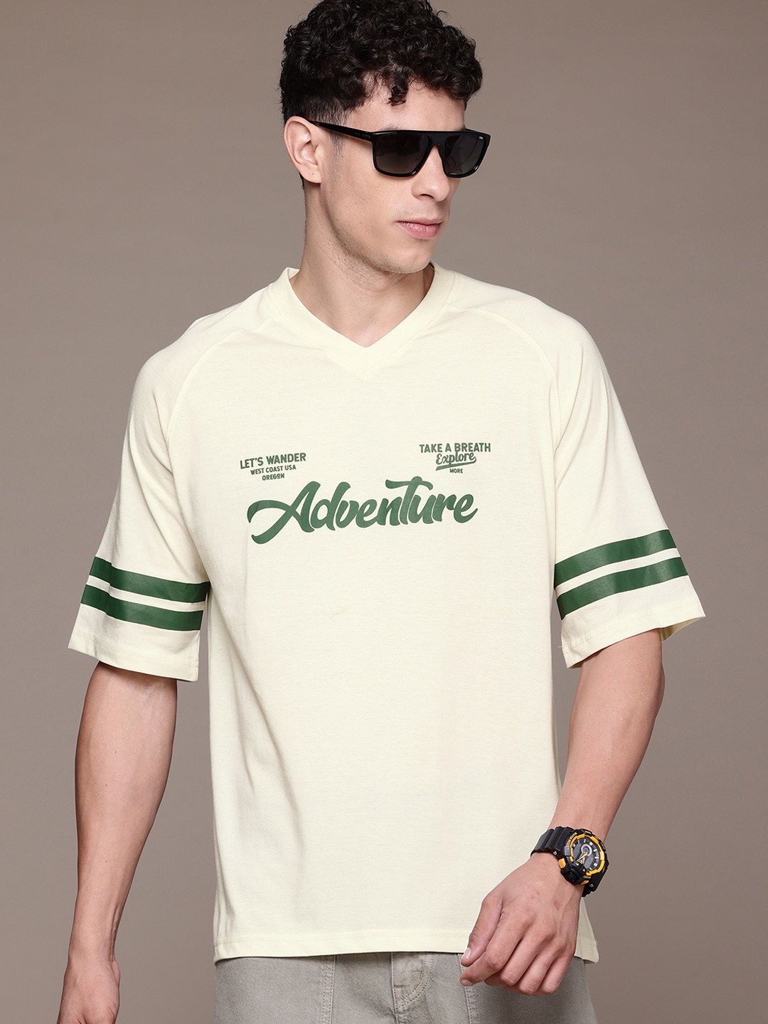 

The Roadster Lifestyle Co. Men Printed Oversized T-shirt, Cream