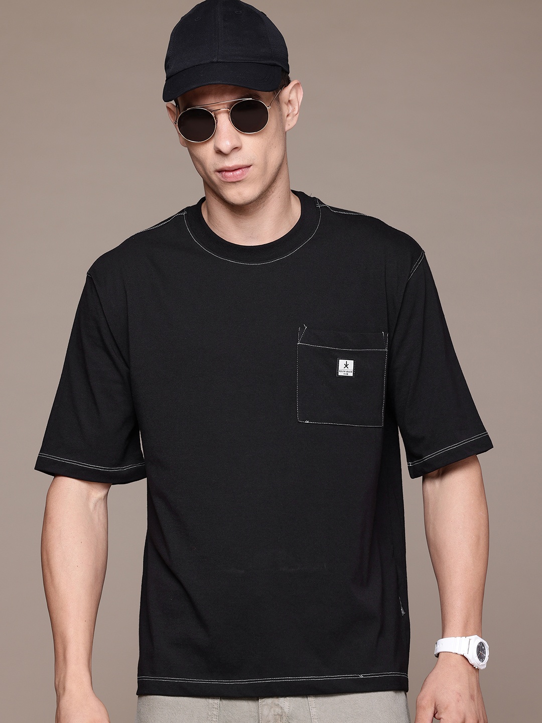 

The Roadster Lifestyle Co. Men Oversized T-shirt, Black