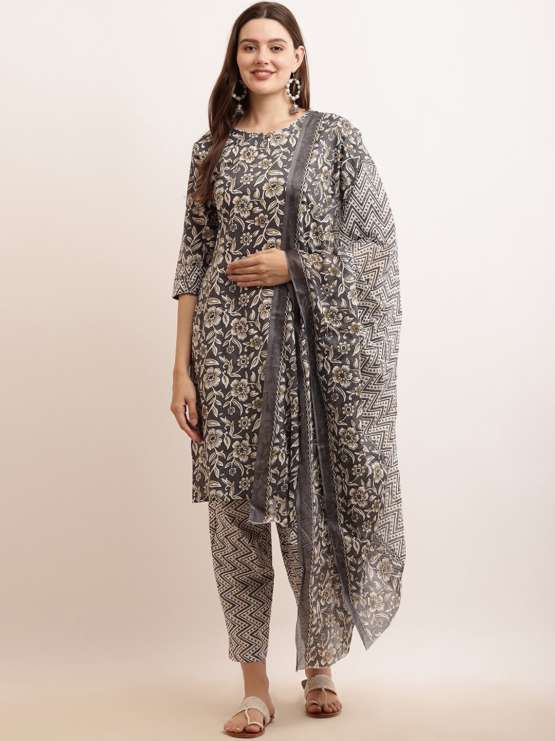 

KETAKI FASHION Floral Printed Regular Pure Cotton Kurta Set, Grey