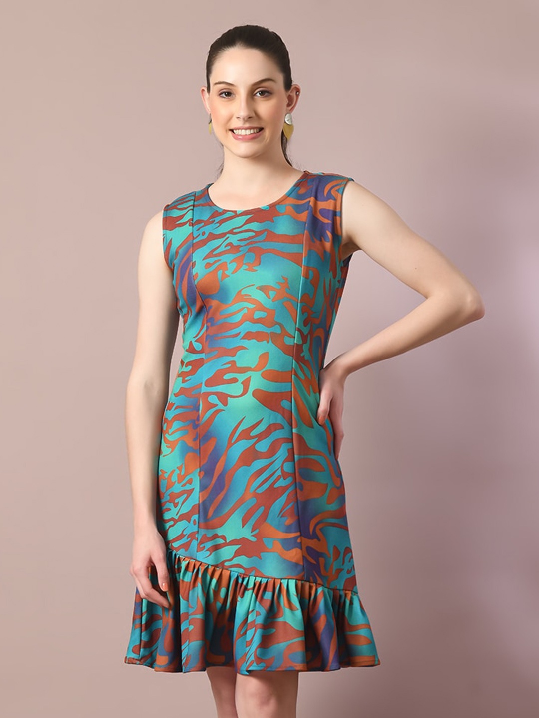 

DressBerry Green Abstract Printed Cowl Neck Sleeveless Sheath Dress