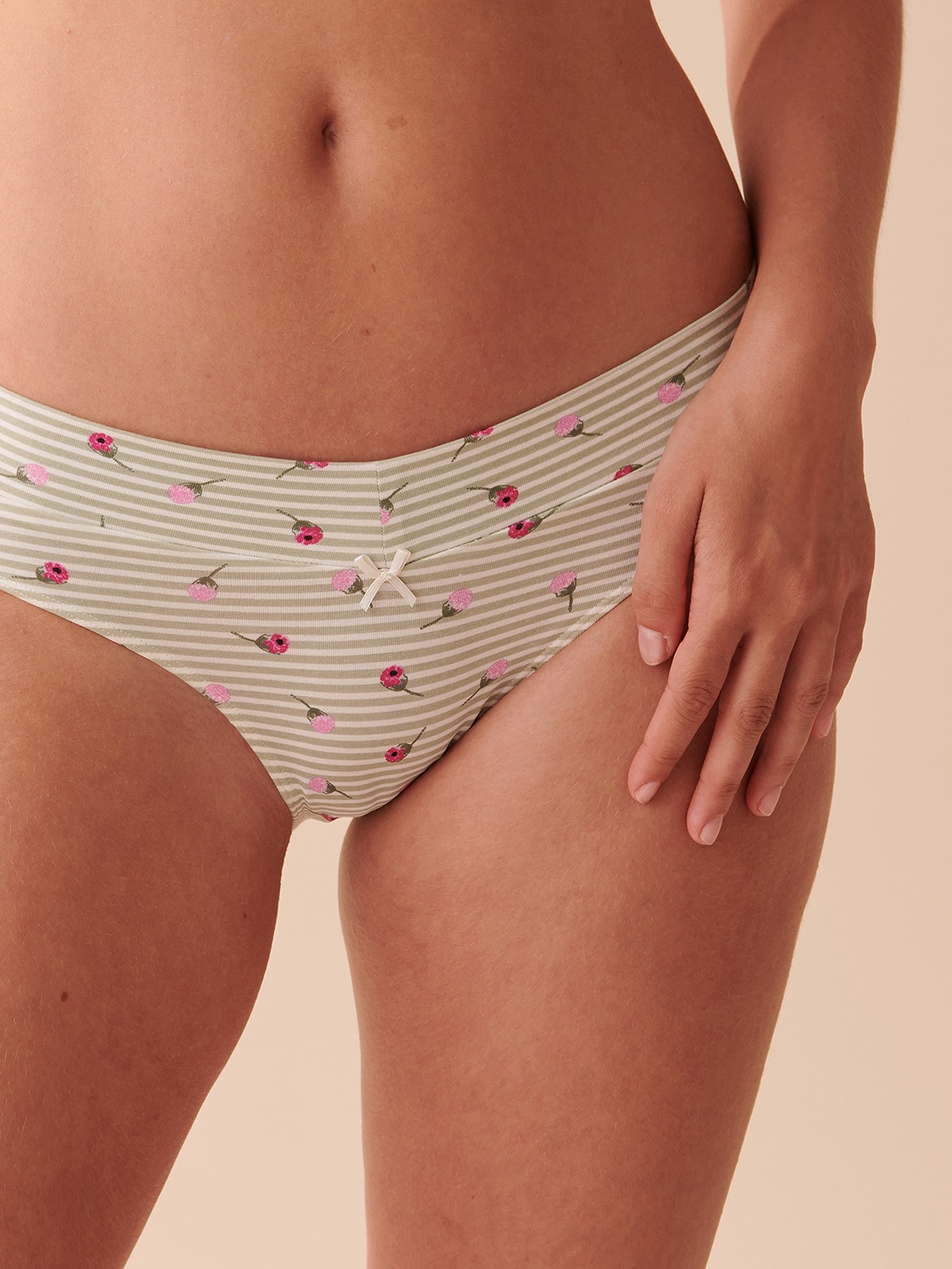 

La Vie en Rose Low-Rise Printed Bikini Briefs, Grey