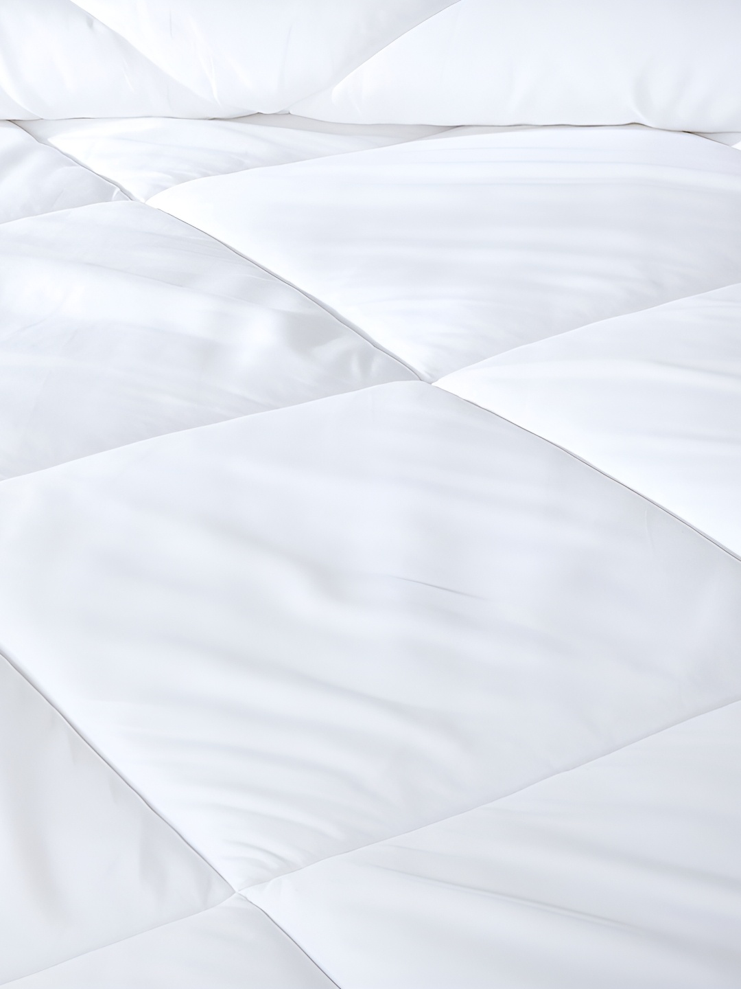 

RF RELAXFEEL White Microfiber Heavy Winter 233 GSM Single Bed Comforter