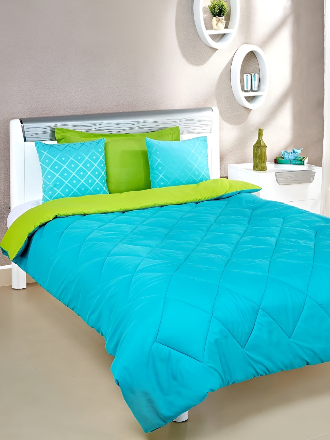 

RF RELAXFEEL Green & Blue Microfiber Heavy Winter 233 GSM Single Bed Comforter