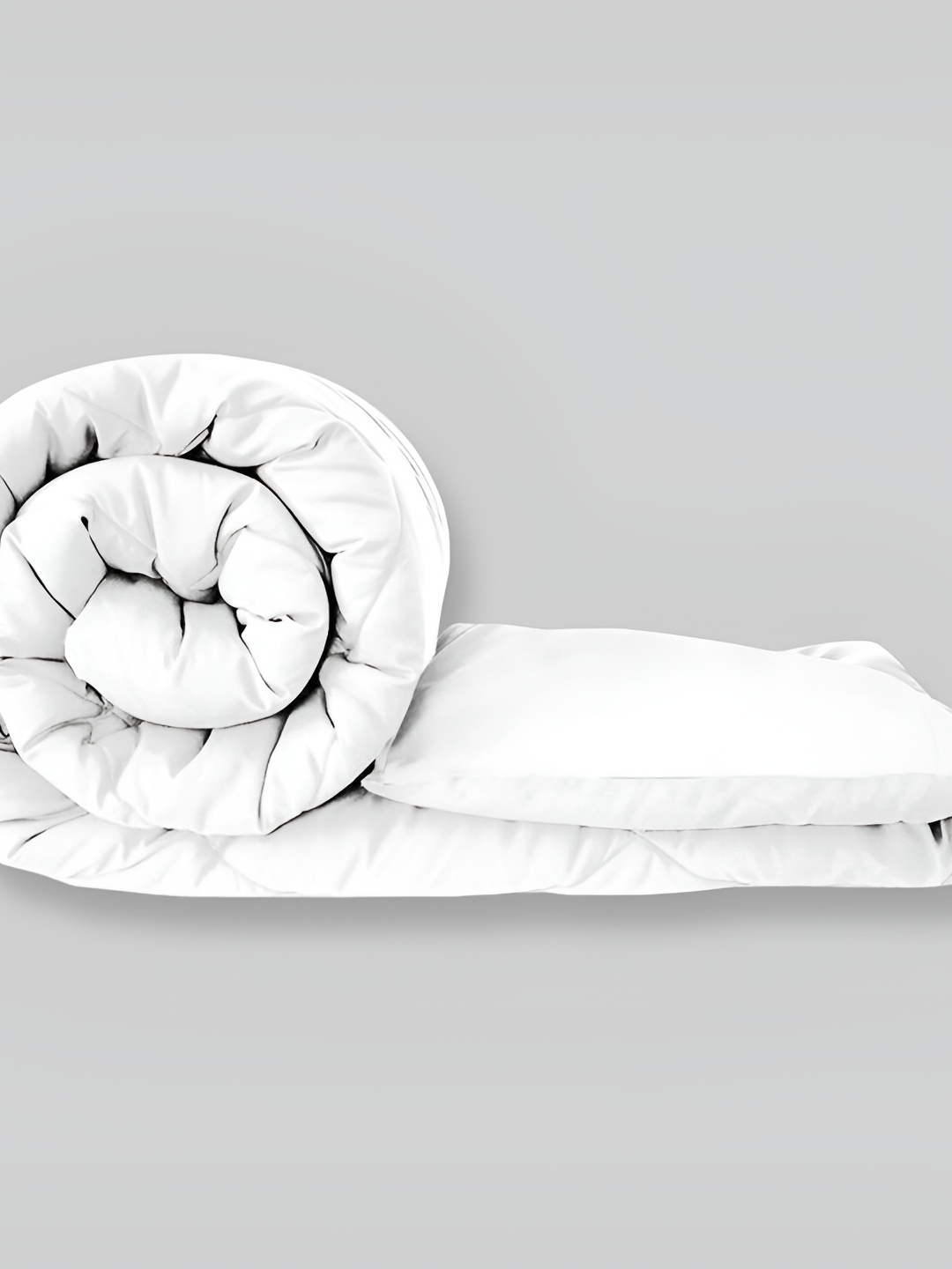 

RF RELAXFEEL White Geometric Heavy Winter 233 GSM Double Bed Quilt