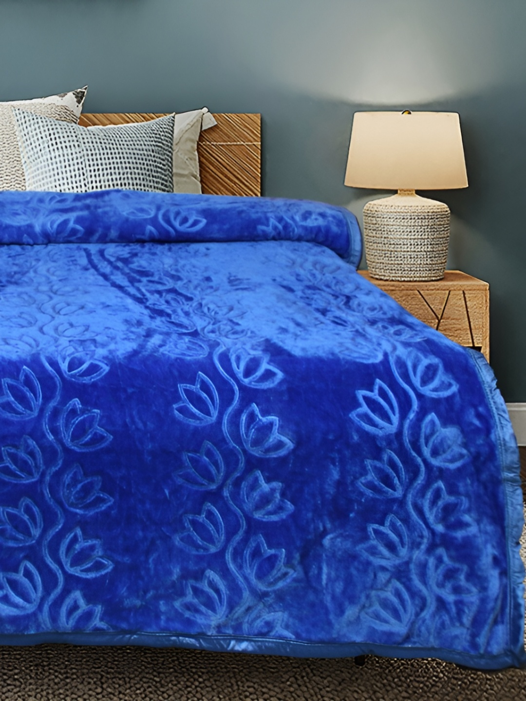 

RF RELAXFEEL Blue Floral Heavy Winter 500 GSM Double Bed Blanket