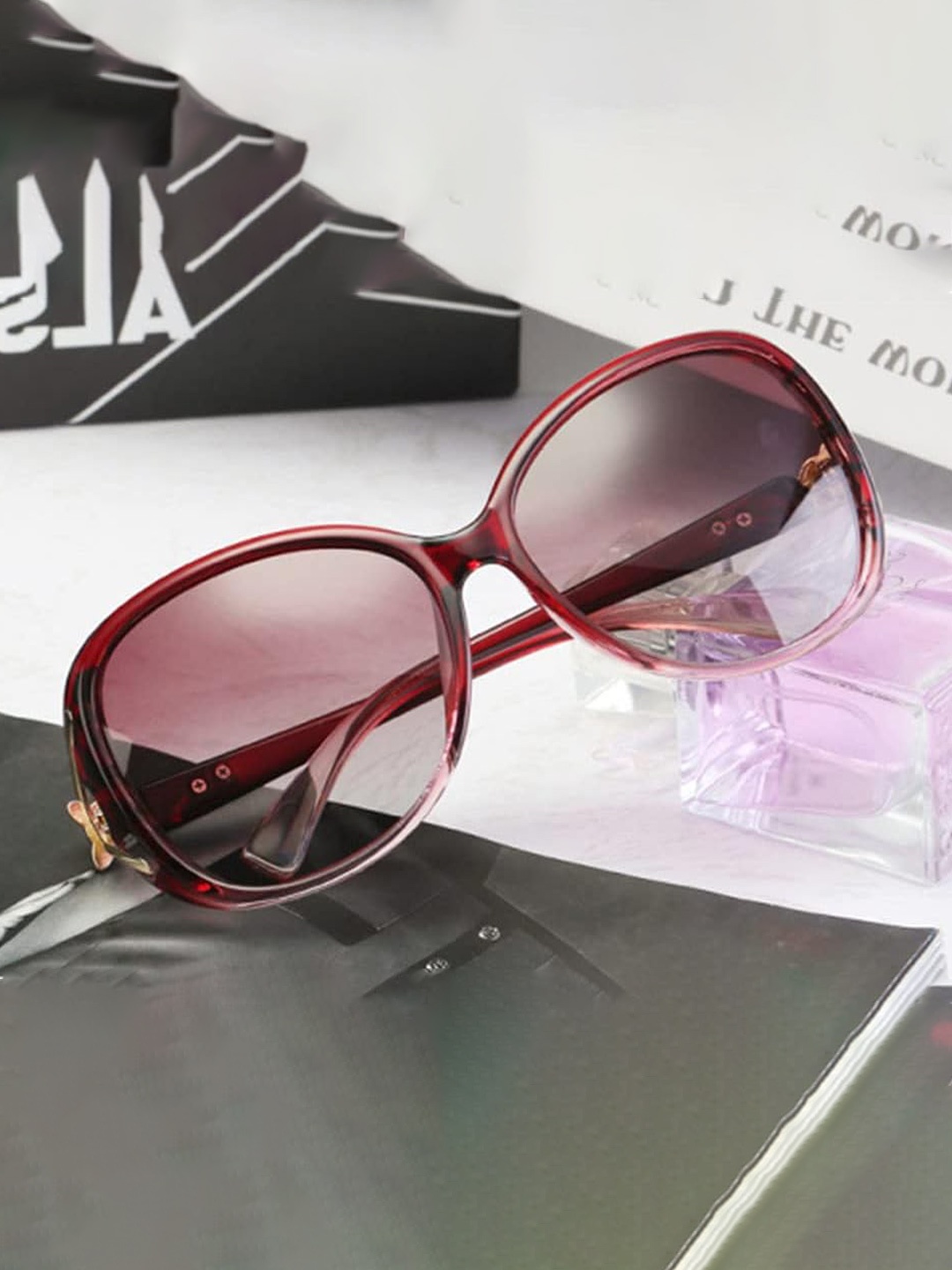 

DressBerry Unisex Red Round Sunglasses with UV Protected Lens FOX RED