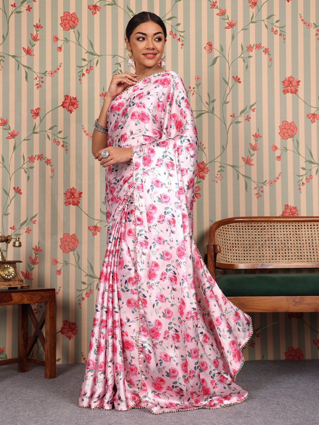 

Ode by House of Pataudi Floral Printed Satin Saree, Pink