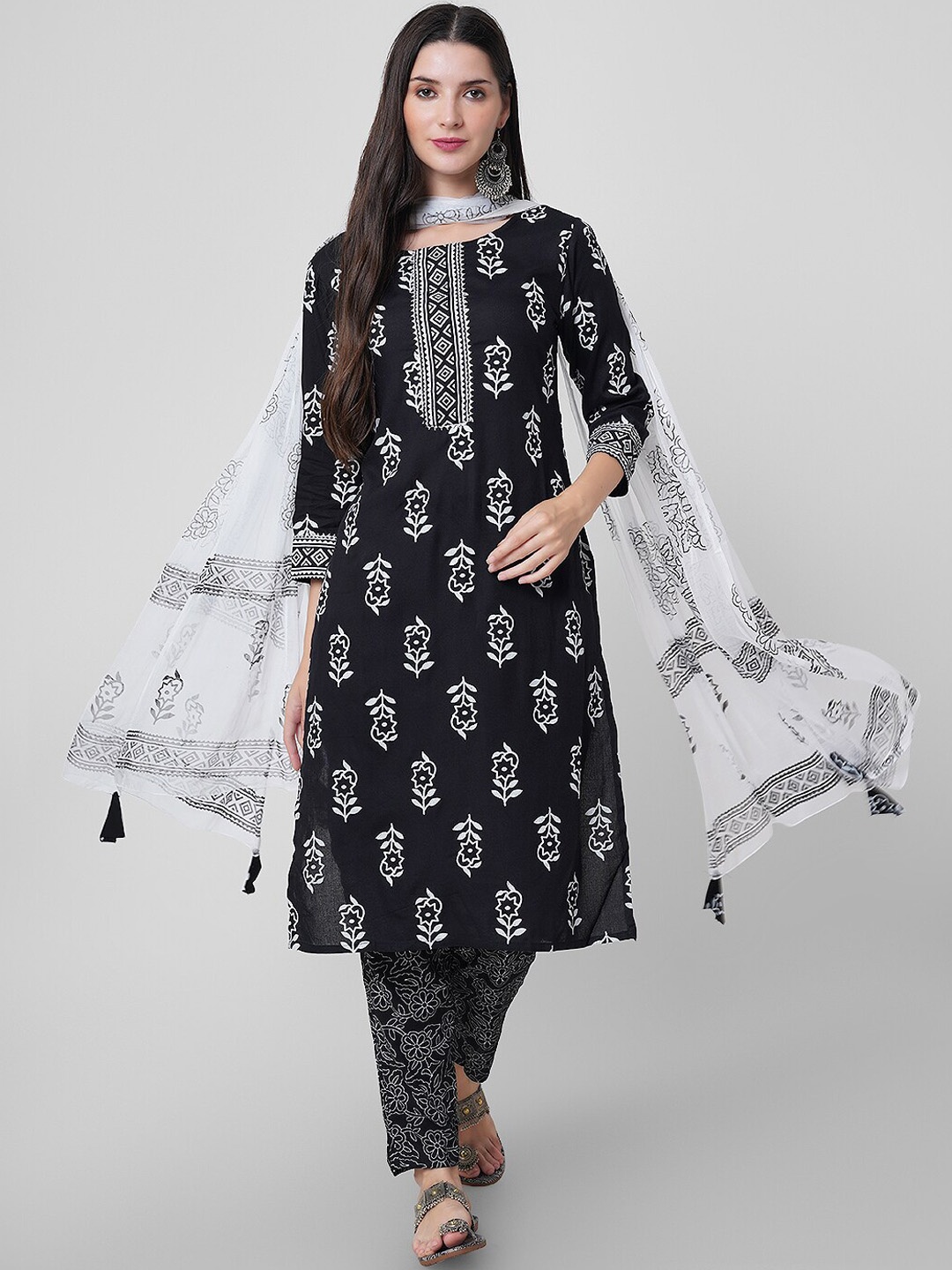 

Rubellite Floral Printed Gotta Patti Straight Kurta With Trousers & Dupatta, Black