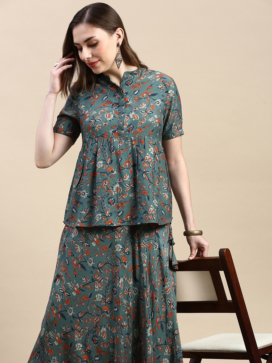 

De Moza Floral Printed Mandarin Collar Short Sleeves Tunic Top, Green