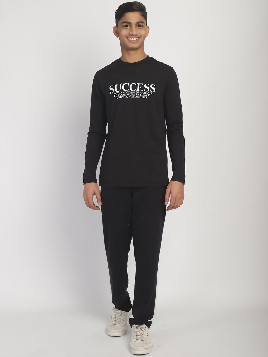 

Rute Boys Printed Round Neck Long Sleeves T shirt & Trackpant, Black