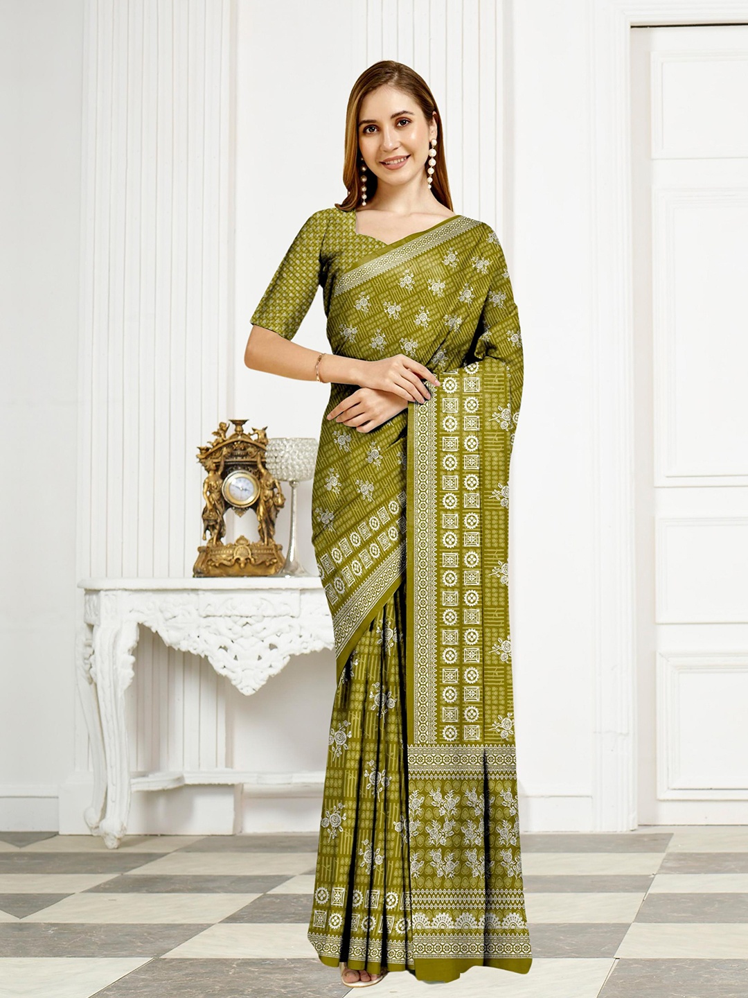 

Fevinaa Batik Printed Silk Cotton Leheriya Saree, Green