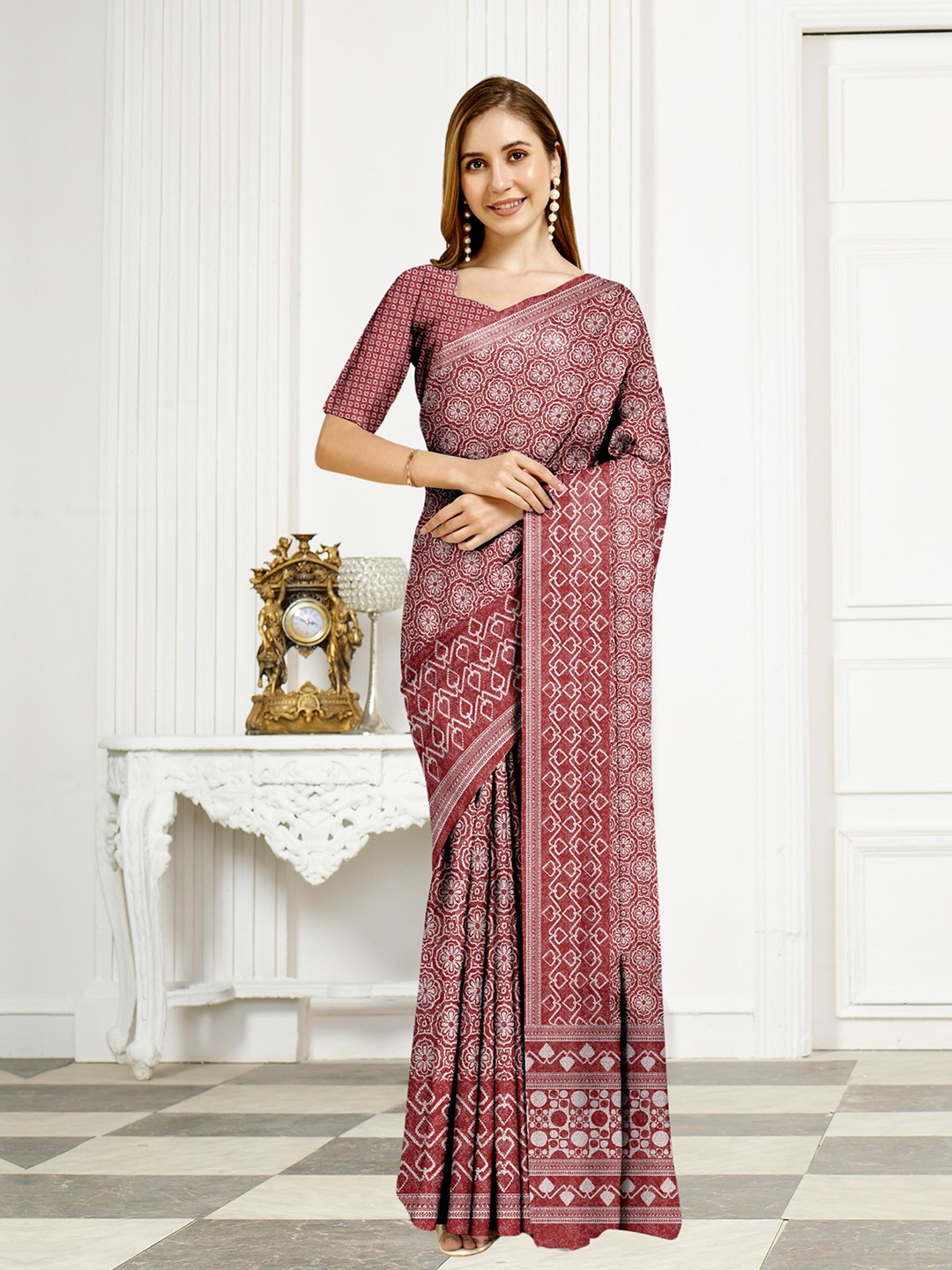 

Fevinaa Batik Printed Leheriya Saree, Red