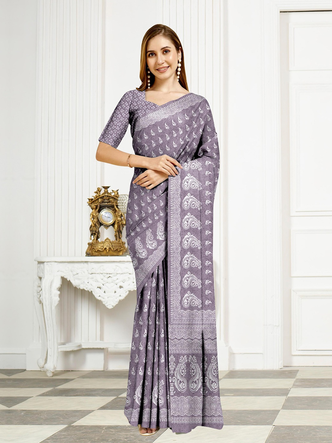 

Fevinaa Batik Printed Leheriya Saree, Purple