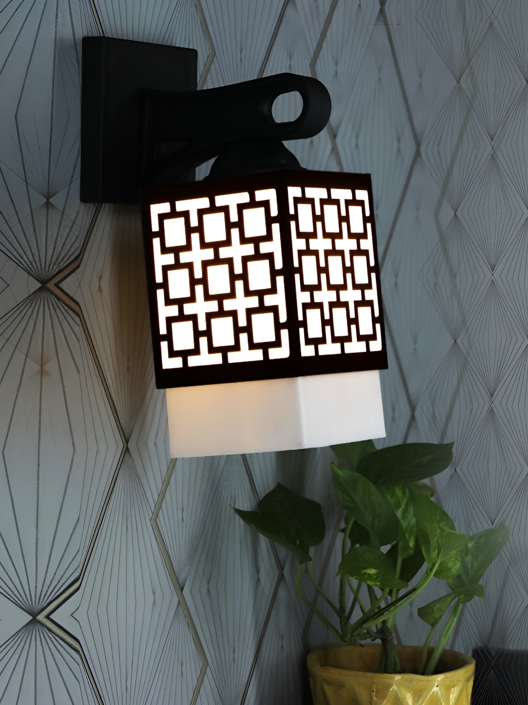 

1ST TIME White & Black Textured Wooden Contemporary Square Shaped Wall Lamp