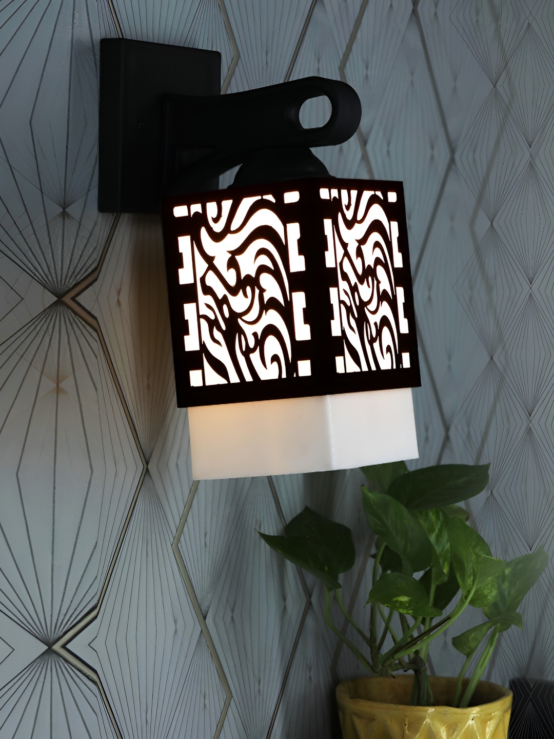 

1ST TIME White & Black Textured Wooden Contemporary Wall Lamp