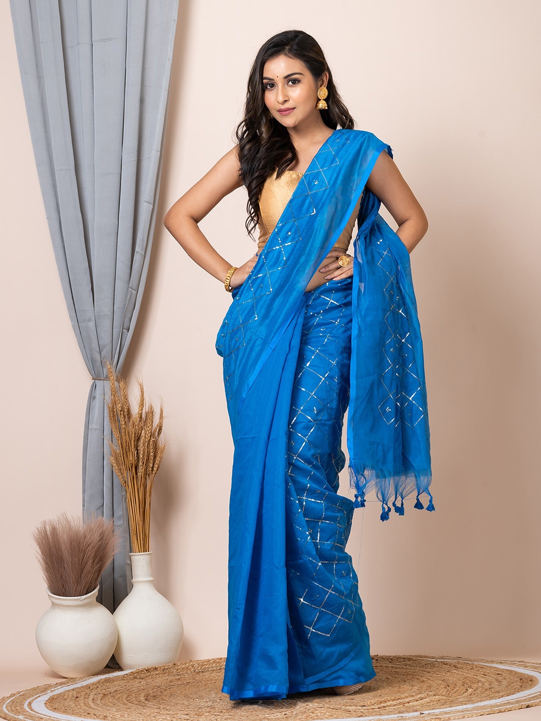 

HOUSE OF ARLI Embellished Sequinned Saree with Tassels, Blue