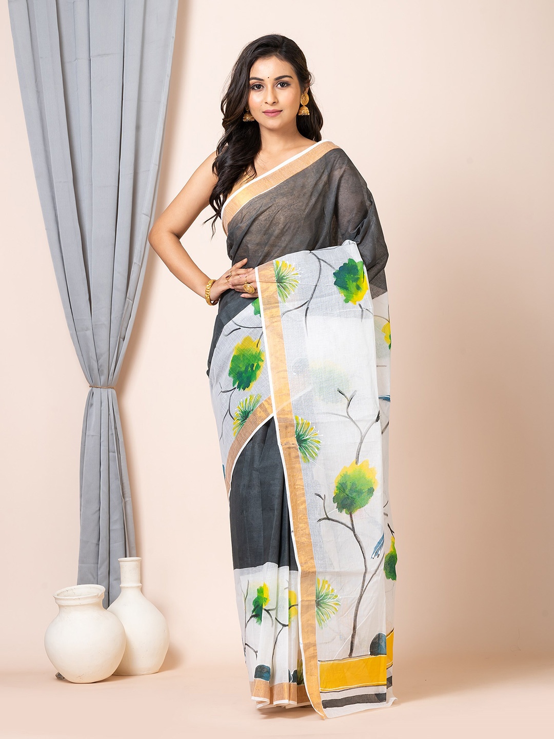 

HOUSE OF ARLI Floral Zari Pure Cotton Saree, Black