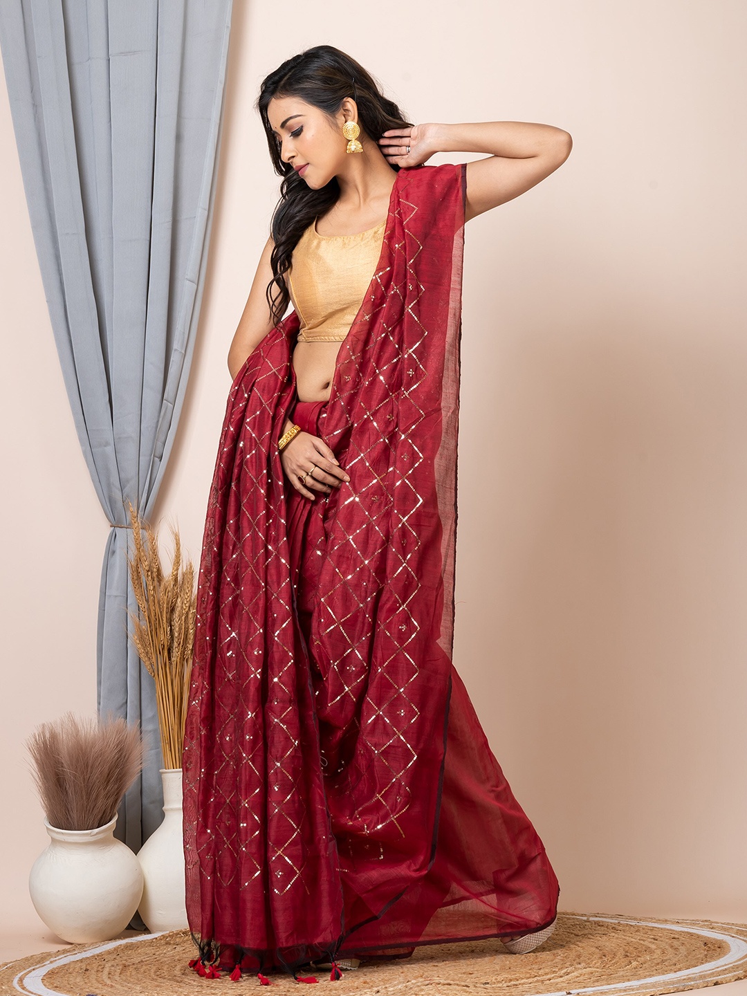 

HOUSE OF ARLI Embellished Sequinned Saree with Tassels, Maroon