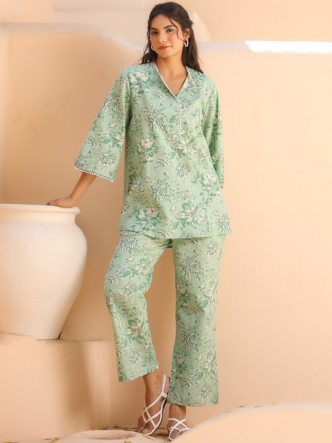 

JISORA Green Printed V-Neck Pure Cotton Tunic With Trousers