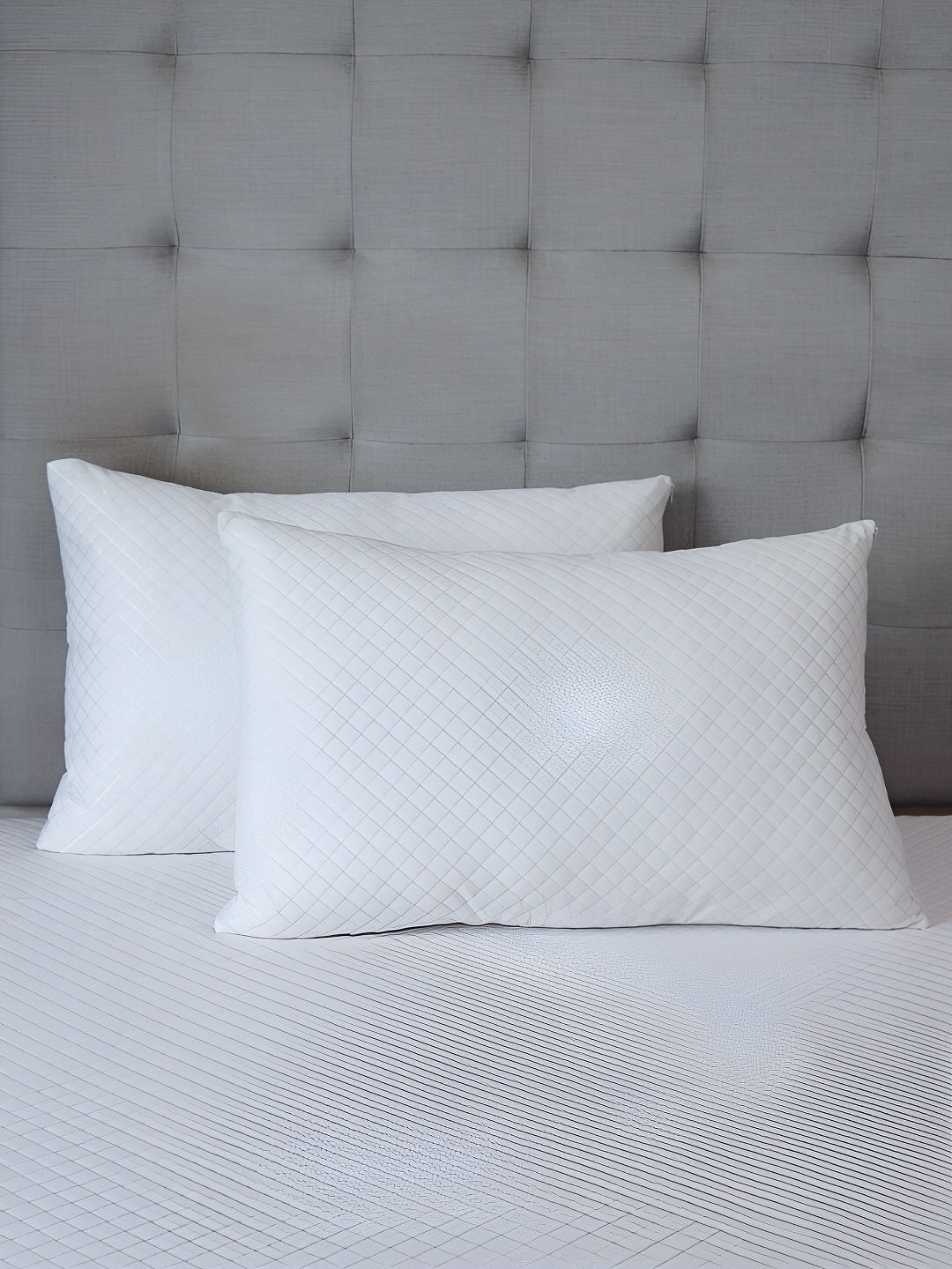 

Seevo White 2Pcs Breathable Pillow Protector